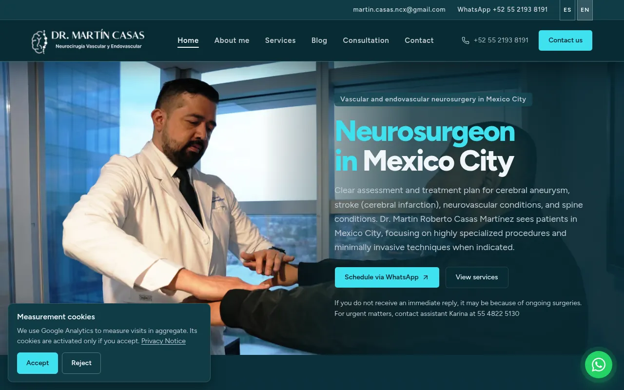 Página de inicio de la versión en inglés del sitio de neurocirugía del Dr. Martín Casas en la Ciudad de México